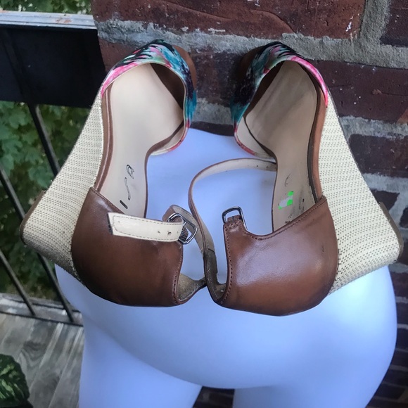 Unisa Brown Floral Wedge Sandals Size 8.5M - Picture 5 of 6